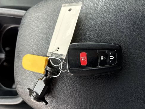 Used 2024 Toyota RAV4 XLE image 30