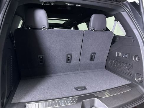 New 2026 GMC Yukon Denali w/ Sun & Power Step Package AWD/4WD image 28