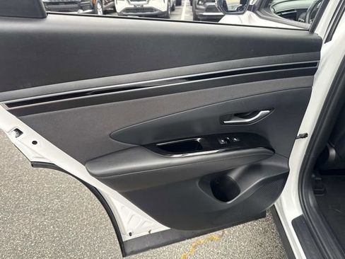 Certified 2023 Hyundai Tucson Limited w/ Winter Package image 17
