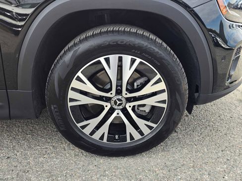 Used 2025 Mercedes-Benz GLB 250 GLB 250 image 9