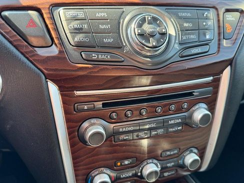 Used 2019 Nissan Pathfinder Platinum AWD/4WD image 22