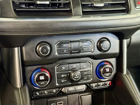 Used 2021 Chevrolet Suburban Premier image 20