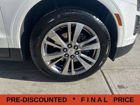 Used 2024 Cadillac XT5 Premium Luxury AWD/4WD image 2