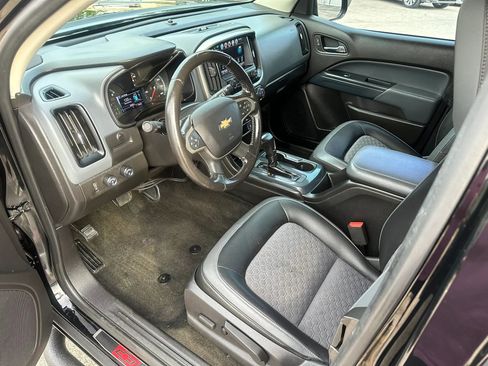 Used 2018 Chevrolet Colorado Z71 AWD/4WD image 12