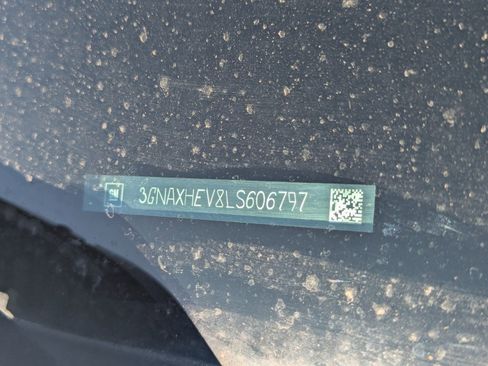 Used 2020 Chevrolet Equinox LS image 10