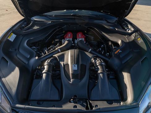 Used 2019 Ferrari Portofino image 21