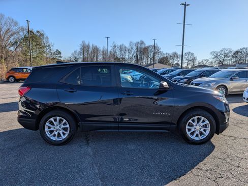Used 2021 Chevrolet Equinox LS w/ LPO, Cargo Package image 4