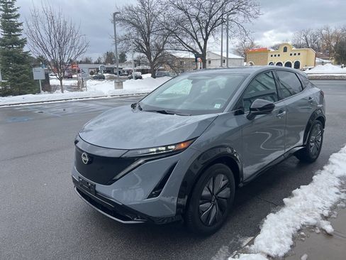 Used 2025 Nissan Ariya Platinum image 44