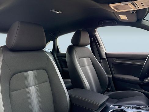 Certified 2025 Honda Civic Sport image 30