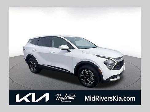 Used 2026 Kia Sportage LX FWD image 1