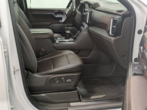 Used 2024 GMC Sierra 1500 Denali AWD/4WD image 21