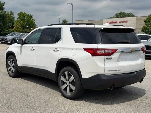 Used 2020 Chevrolet Traverse LT w/ LT Premium Package AWD/4WD image 5