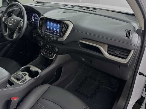 Used 2024 GMC Terrain Denali w/ Denali Premium Package AWD/4WD image 27