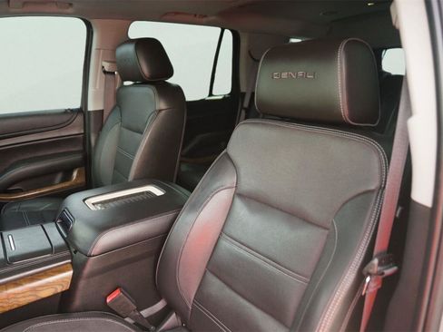 Used 2018 GMC Yukon Denali w/ Denali Ultimate Package AWD/4WD image 10