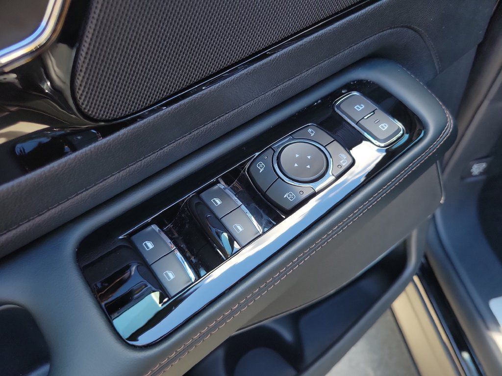 Used 2025 Lincoln Aviator Reserve w/ Jet Appearance Package RWD image 18