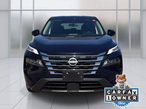 Certified 2025 Nissan Rogue SV AWD/4WD image 9