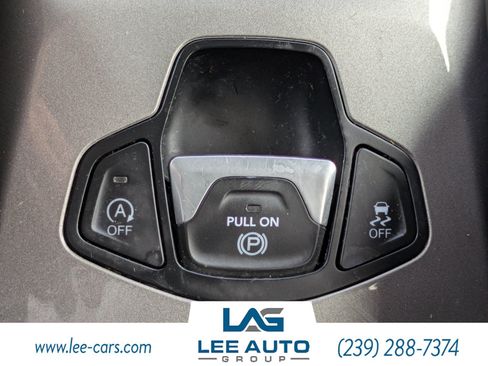 Used 2022 Jeep Renegade Latitude AWD/4WD image 26