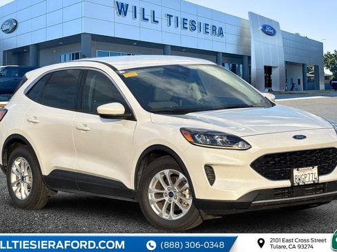 Used 2020 Ford Escape SE image 1