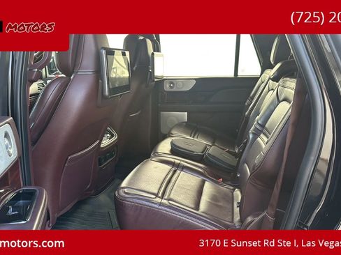 Used 2020 Lincoln Navigator L Black Label w/ Cargo Convenience Package AWD/4WD image 10