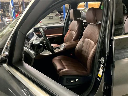 Used 2021 BMW X5 xDrive40i w/ Premium Package 2 image 7