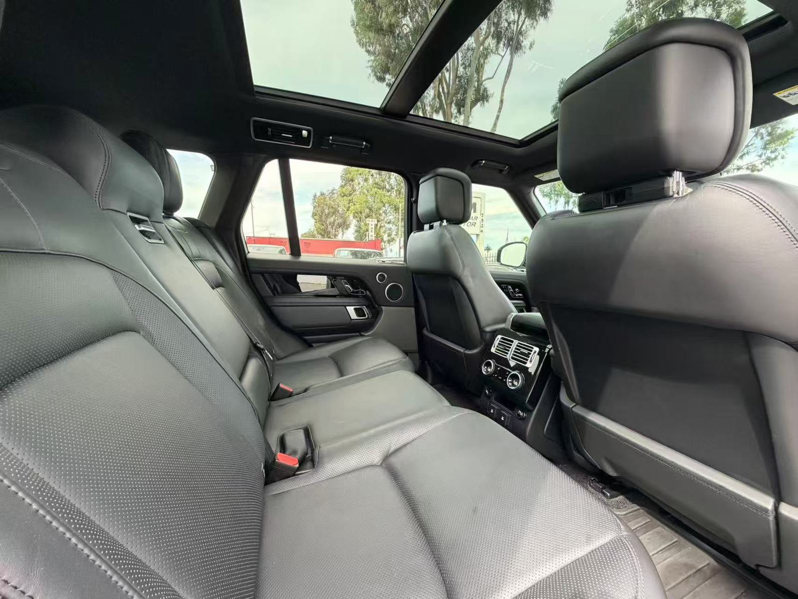 Used 2021 Land Rover Range Rover P525 Westminster Edition AWD/4WD image 11