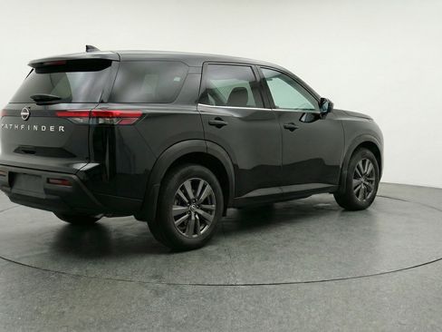 Used 2025 Nissan Pathfinder SV image 9