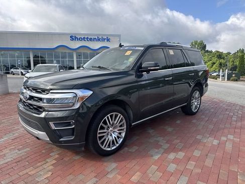 Used 2023 Ford Expedition Limited RWD image 4