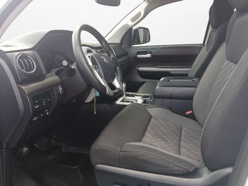 Used 2018 Toyota Tundra SR5 w/ SR5 Upgrade Package AWD/4WD image 19