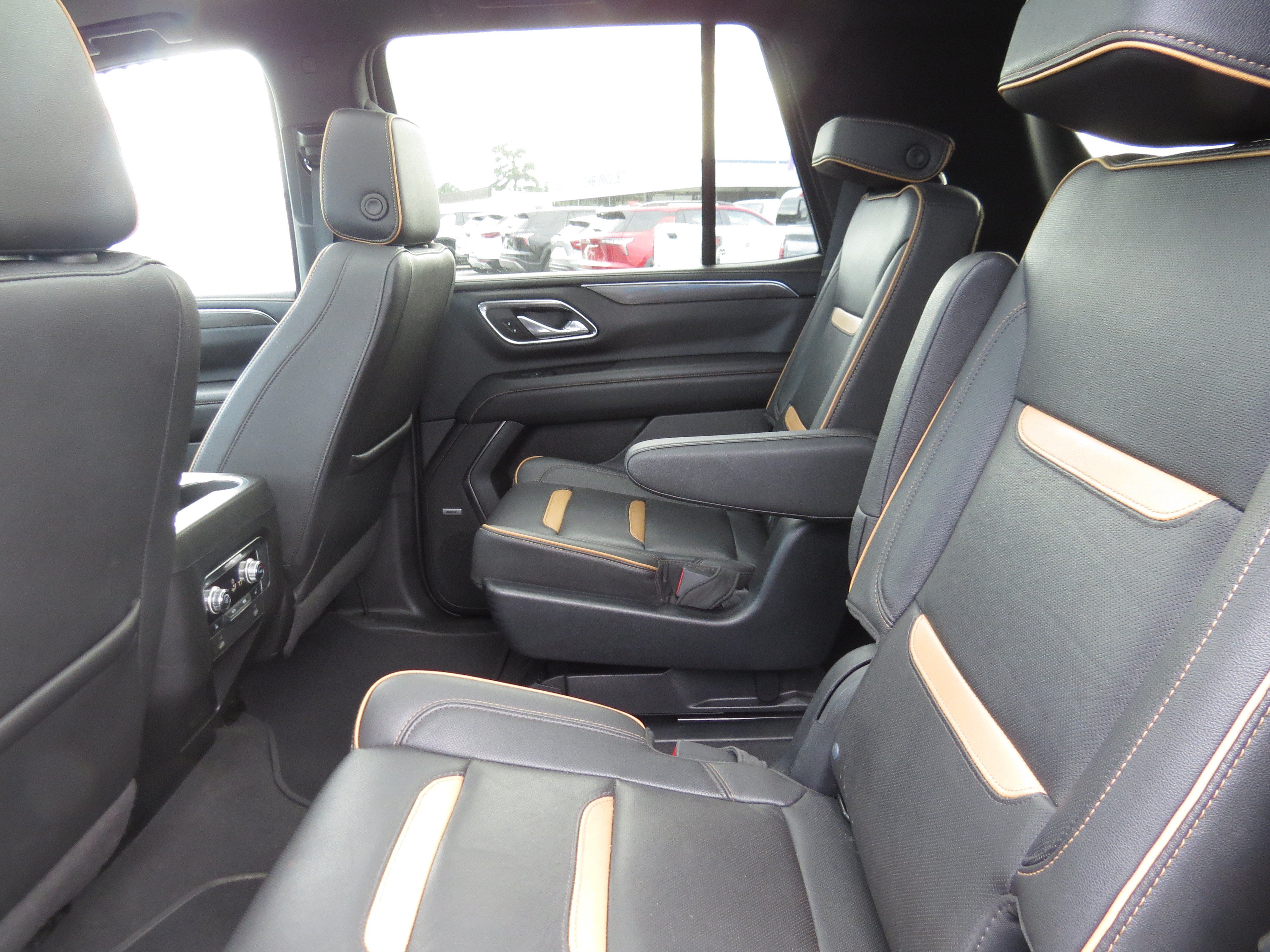 Used 2023 GMC Yukon AT4 AWD/4WD image 14