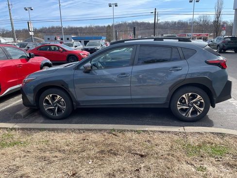 Used 2024 Subaru Crosstrek 2.0i Premium image 4
