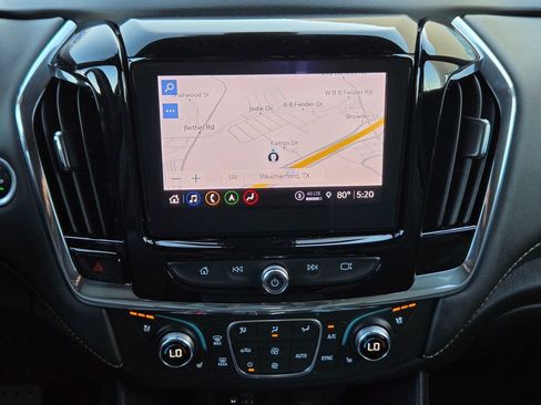 Used 2023 Chevrolet Traverse Premier FWD image 18