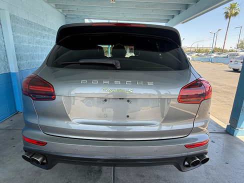 Used 2016 Porsche Cayenne S AWD/4WD image 4