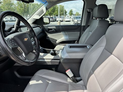 Used 2018 Chevrolet Tahoe LT w/ Luxury Package AWD/4WD image 15