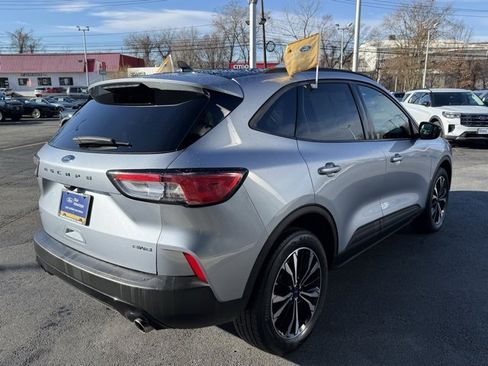 Certified 2022 Ford Escape SE w/ SE Sport Appearance Package image 9