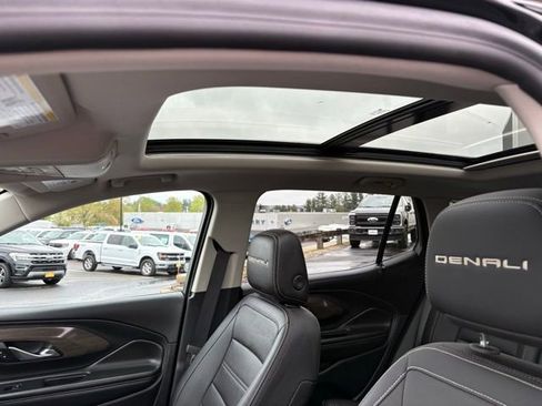 Used 2024 GMC Terrain Denali w/ Denali Premium Package AWD/4WD image 16
