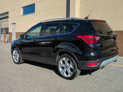Used 2019 Ford Escape Titanium image 6