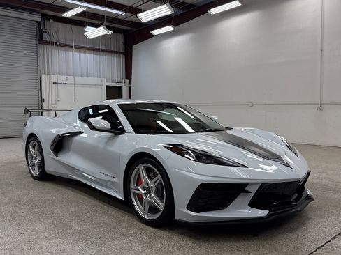 Used 2024 Chevrolet Corvette Stingray Premium Cpe w/ Z51 Performance Package image 33