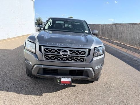 Used 2023 Nissan Frontier SV w/ SV Convenience Package RWD image 3