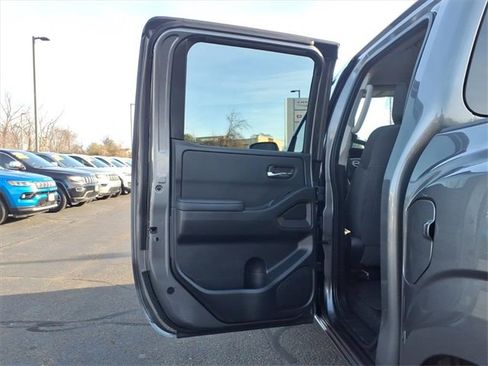 Used 2024 Nissan Frontier SV w/ SV Convenience Package image 13