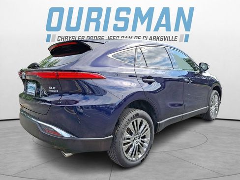 Used 2022 Toyota Venza XLE AWD/4WD image 6