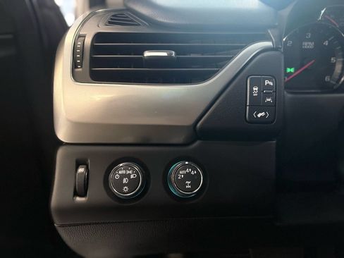 Used 2019 Chevrolet Tahoe LT w/ LT Signature Package AWD/4WD image 28