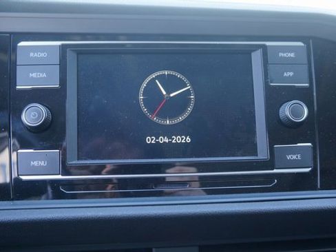 Certified 2023 Volkswagen Jetta SE w/ Panoramic Sunroof Package image 18