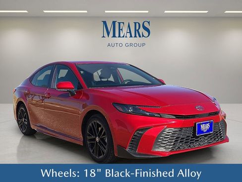 Used 2025 Toyota Camry SE image 8