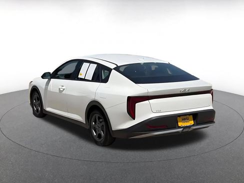 Used 2025 Kia K4 FWD image 12