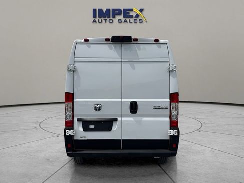 Used 2026 RAM ProMaster 2500 w/ Convenience Group FWD image 4