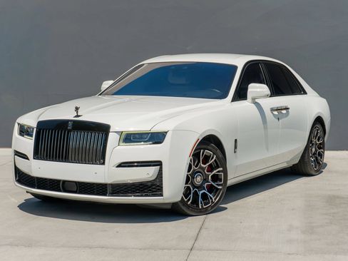 Used 2023 Rolls-Royce Ghost Black Badge w/ Black Badge Ghost Package AWD/4WD image 3