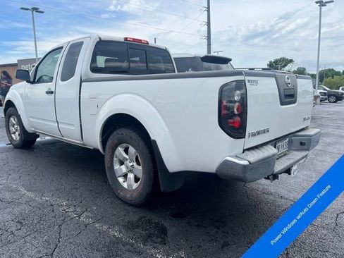 Used 2010 Nissan Frontier SE w/ SE Value Truck Pkg AWD/4WD image 7