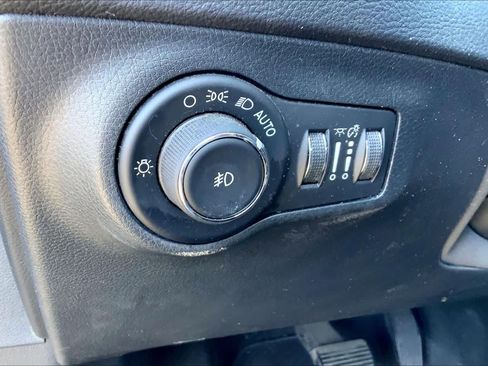 Used 2018 Jeep Compass Latitude AWD/4WD image 35