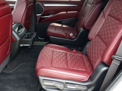 Used 2025 Cadillac Escalade Premium Luxury RWD image 27