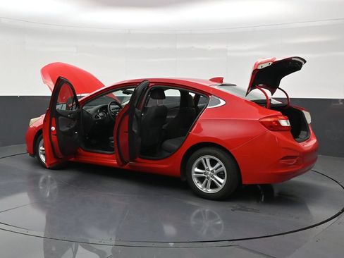 Used 2017 Chevrolet Cruze LT w/ Convenience Package FWD image 32